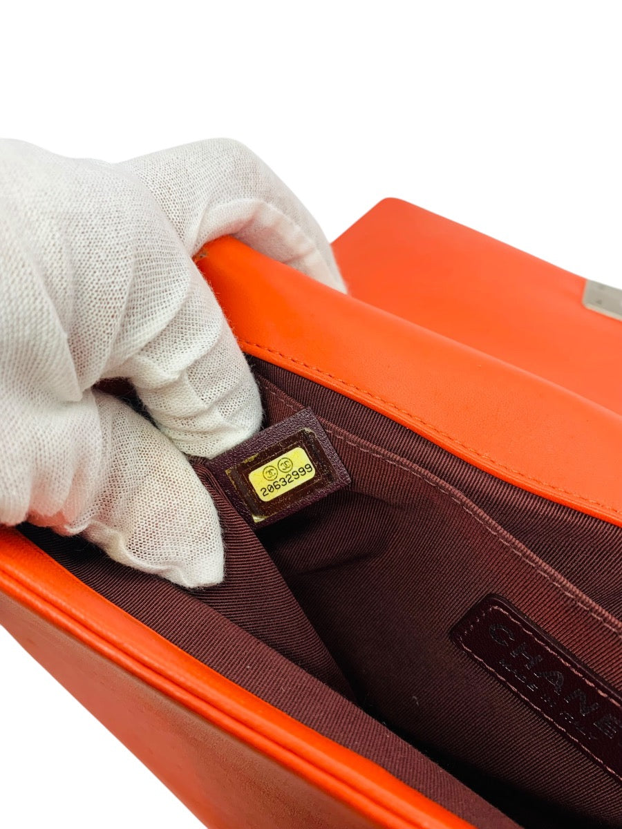 (READ) Chanel Boy Flap Bag Quilted Lambskin Medium Orange