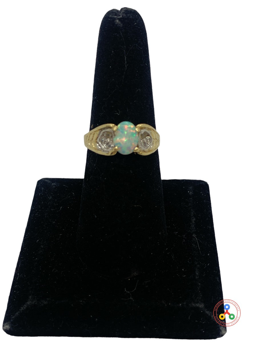 14K Yellow Gold Opal Lady's Ring 4.8g Size 7.75