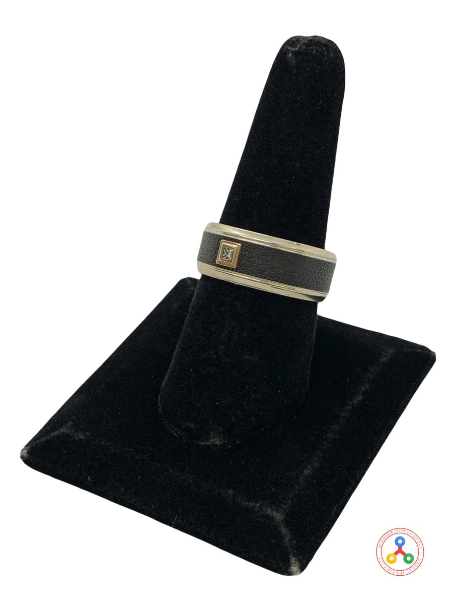 Modern 14K White Gold Diamond Mardini Carbon Fiber Accent Men's Band