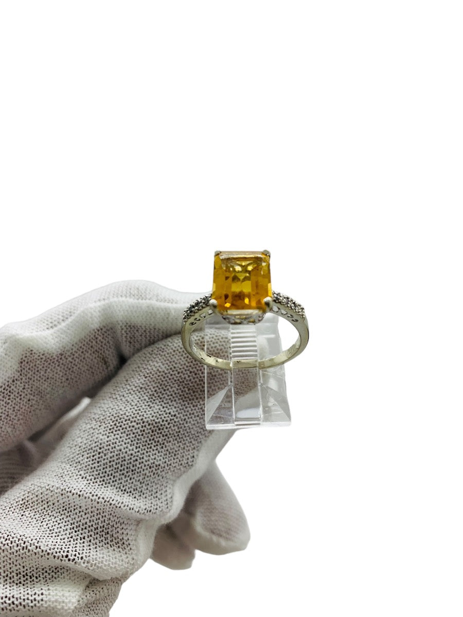 10K White Gold Diamond & Topaz Lady's Ring Size 7 | 2.7 Grams