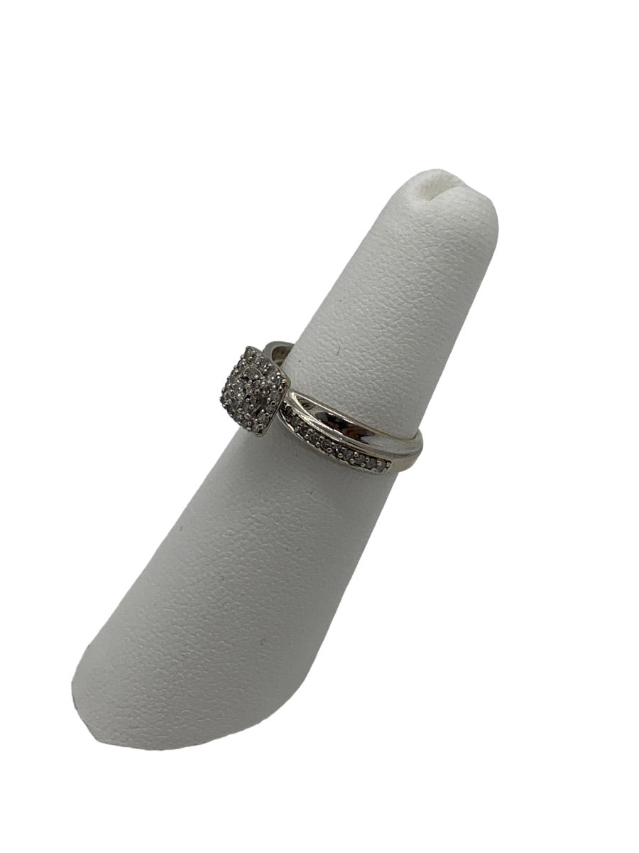 10K White Gold .42 CTW Diamond Engagement Ring Size 5 / 2.8 Gr