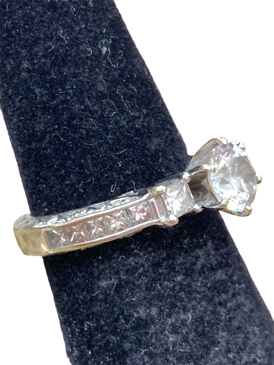 14K White Gold Diamond Ring - 0.62tcw - Size US 7 - 4.8g