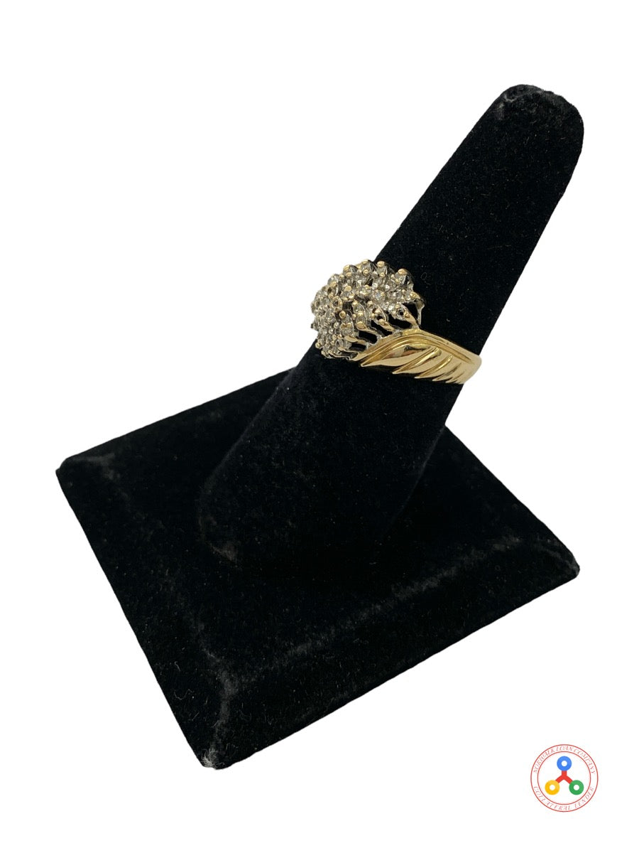 14K Yellow Gold and Diamond Women's Cluster Ring Size 7, 5.2 Grams
