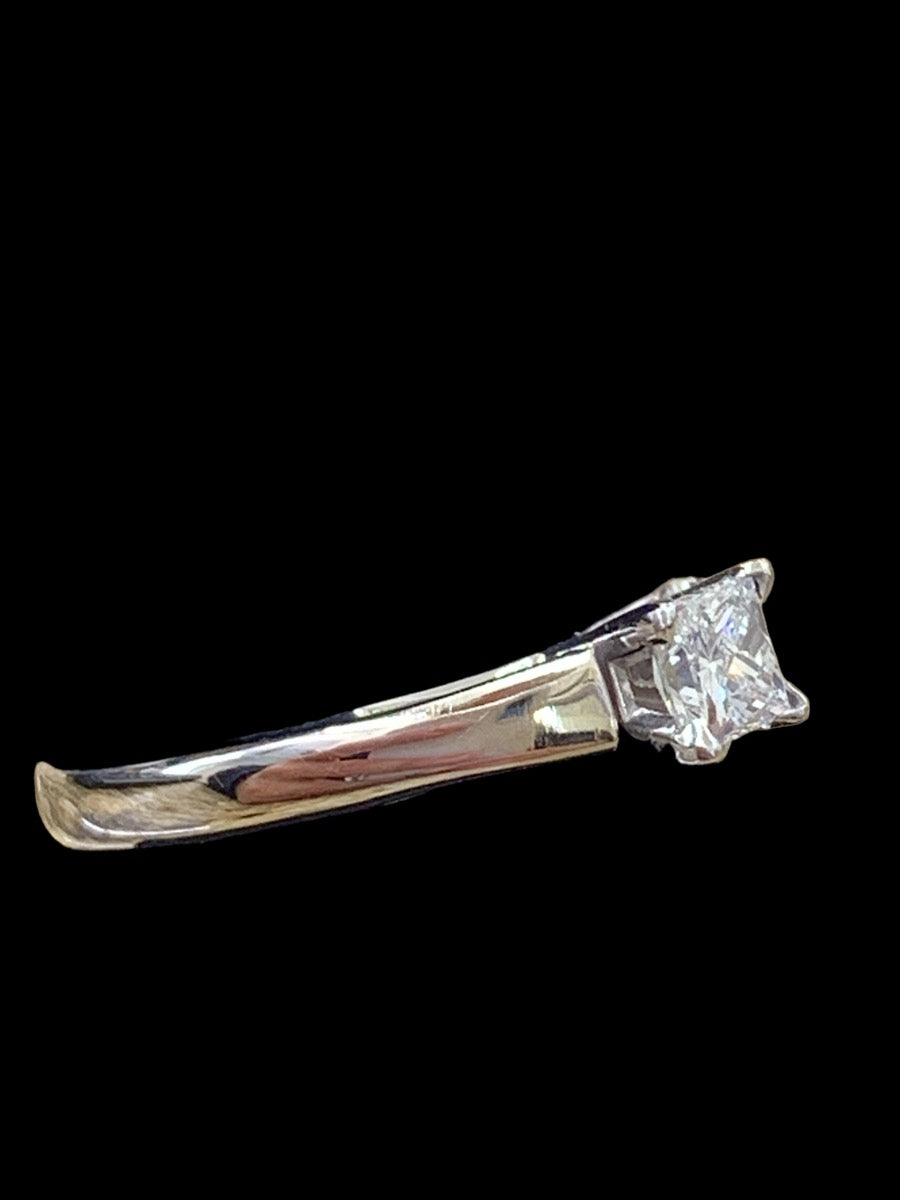 14K White Gold Diamond Solitaire Ring - 0.20tcw - Size 5.5 - 2.6g