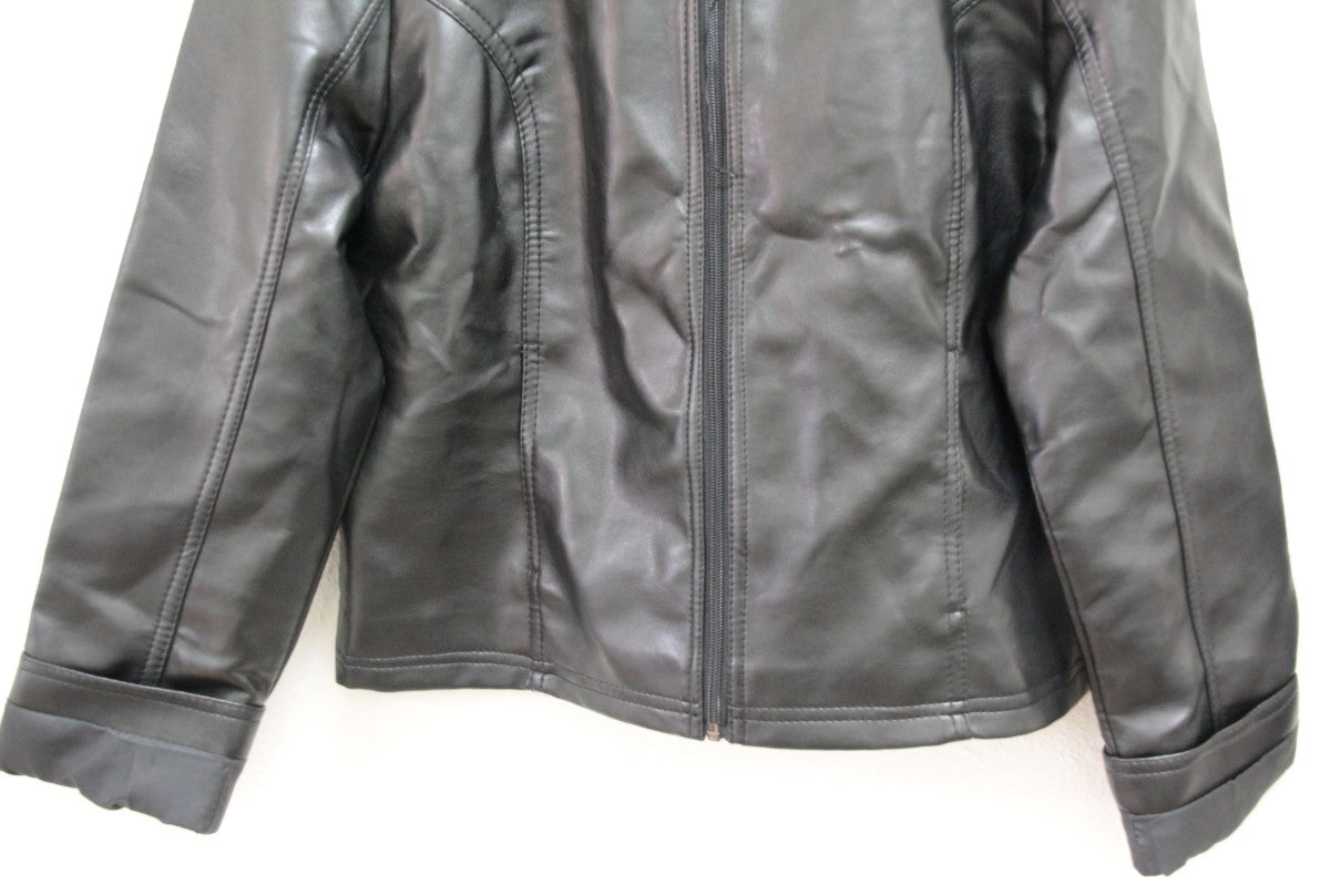 A Collezioni Luxury Men's Black Faux Leather Jacket - Zipper
