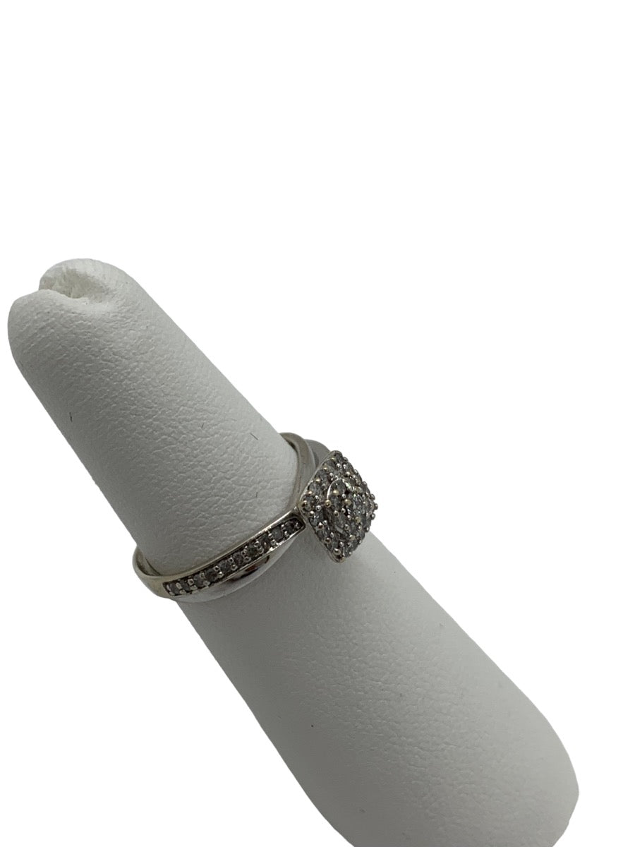 10K White Gold .42 CTW Diamond Engagement Ring Size 5 / 2.8 Gr