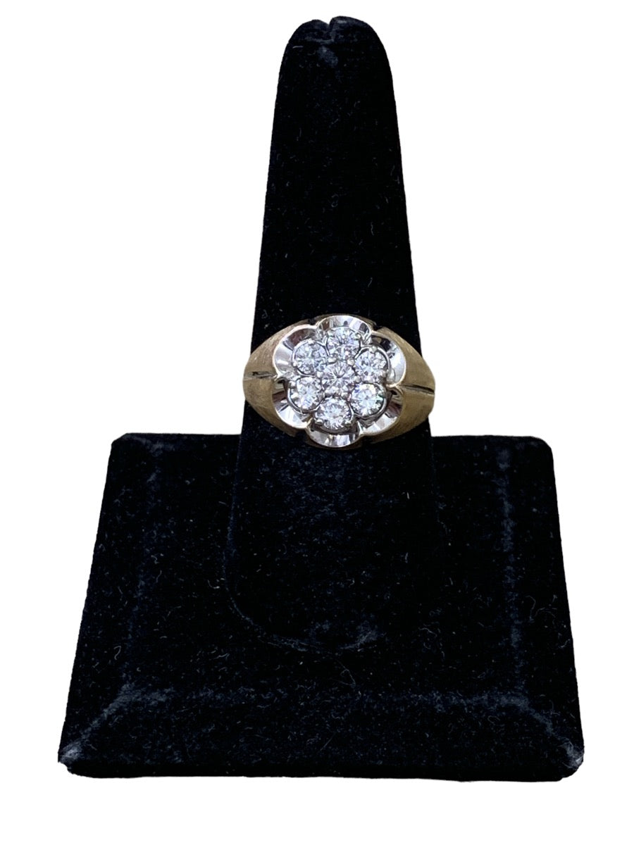 14K Gold Ring Diamond Flowered Shape - Size 9.25 - 4.9g
