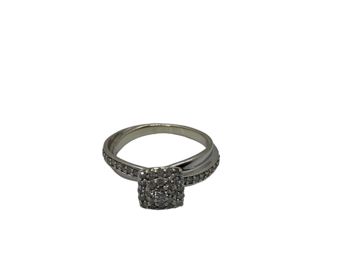 10K White Gold .42 CTW Diamond Engagement Ring Size 5 / 2.8 Gr