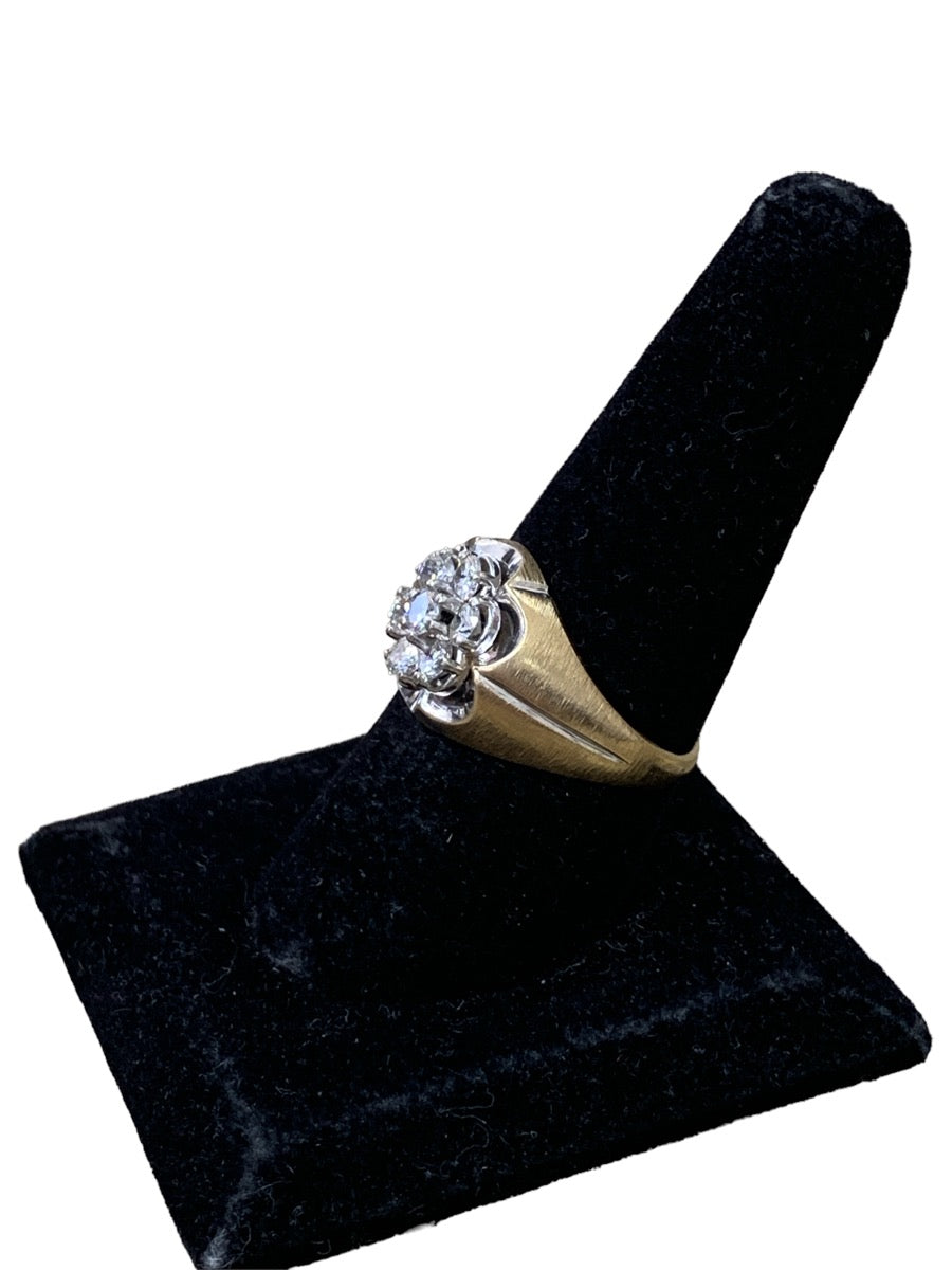 14K Gold Ring Diamond Flowered Shape - Size 9.25 - 4.9g