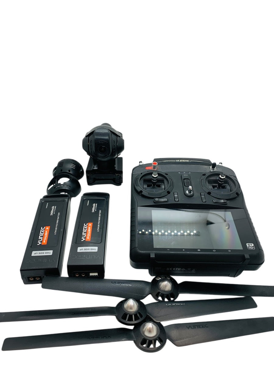 Yuneec Q500 4K Typhoon Quadcopter with CGO3-GB Camera and Accessories