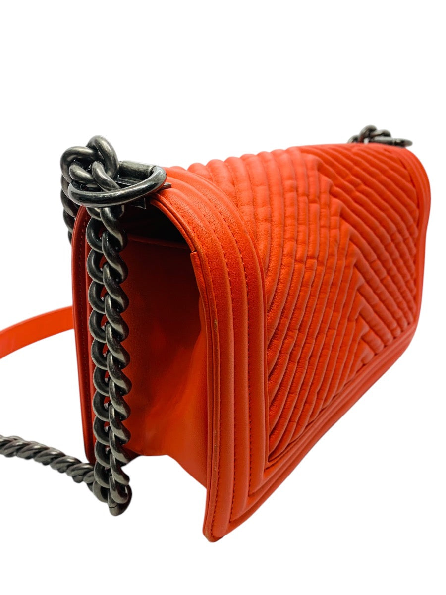 (READ) Chanel Boy Flap Bag Quilted Lambskin Medium Orange