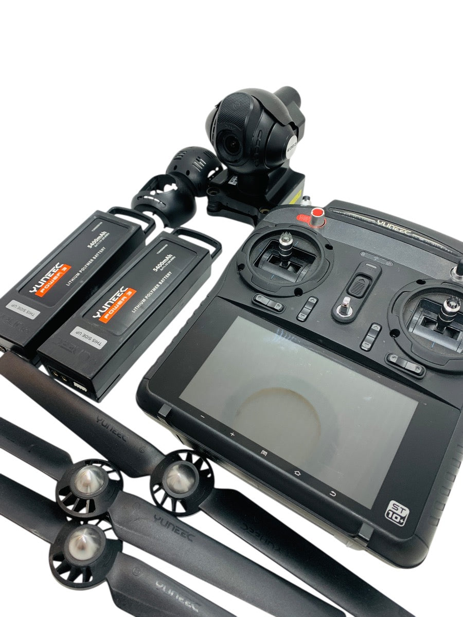Yuneec Q500 4K Typhoon Quadcopter with CGO3-GB Camera and Accessories