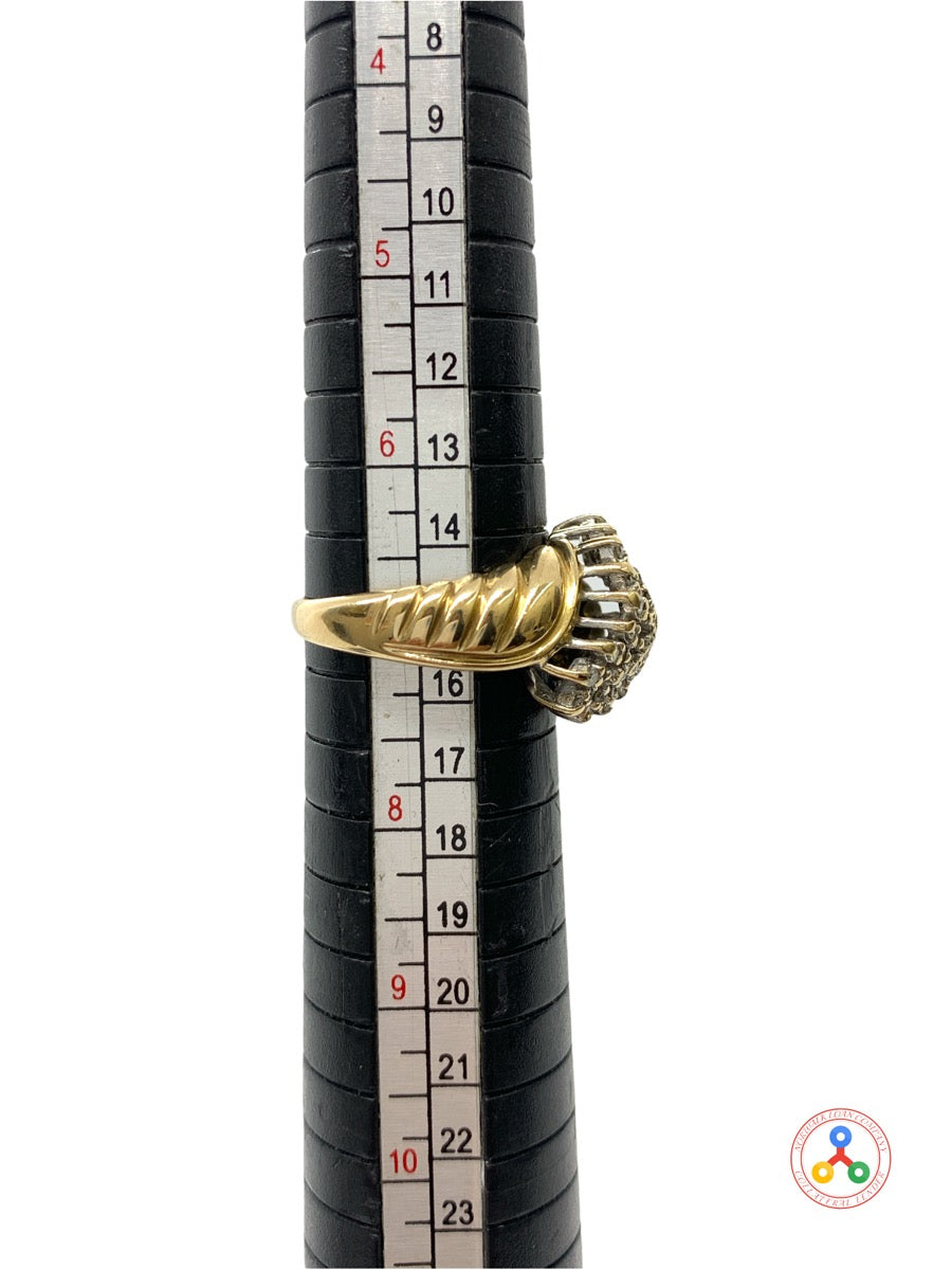 14K Yellow Gold and Diamond Women's Cluster Ring Size 7, 5.2 Grams