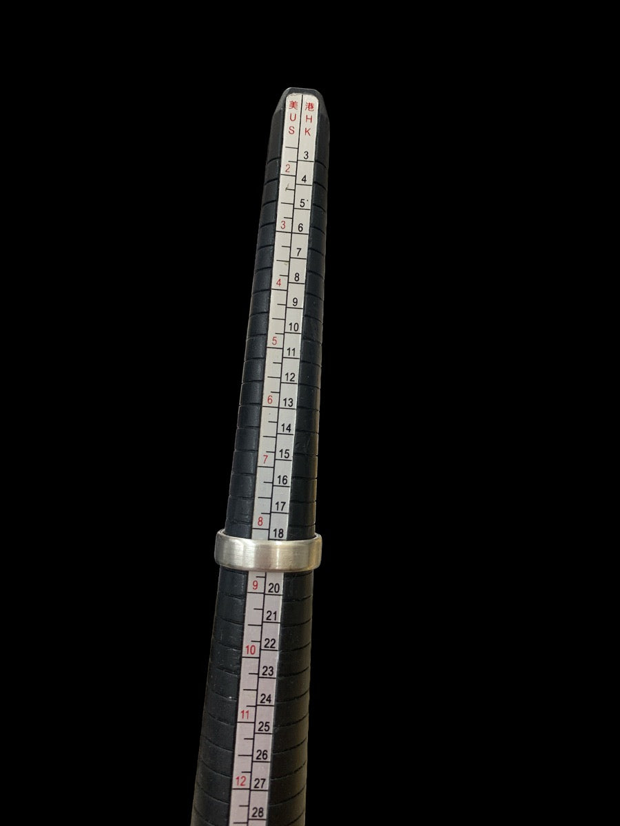 14k White Gold Band - Size 8.5 - 6.2g