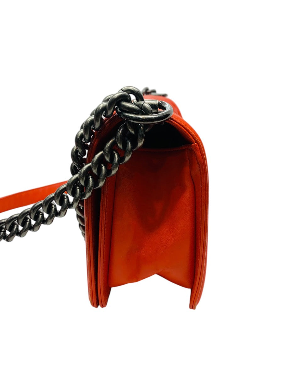 (READ) Chanel Boy Flap Bag Quilted Lambskin Medium Orange