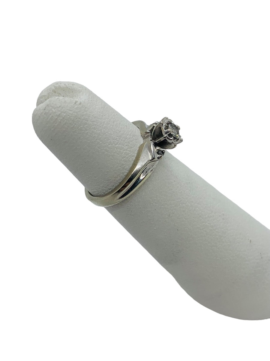 10K White Gold Lady's Ring .04TCW/ 2.2g/Size 4