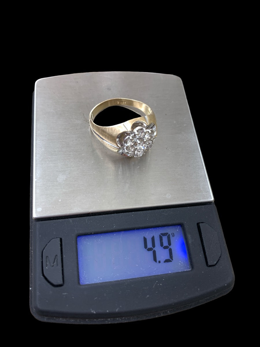 14K Gold Ring Diamond Flowered Shape - Size 9.25 - 4.9g