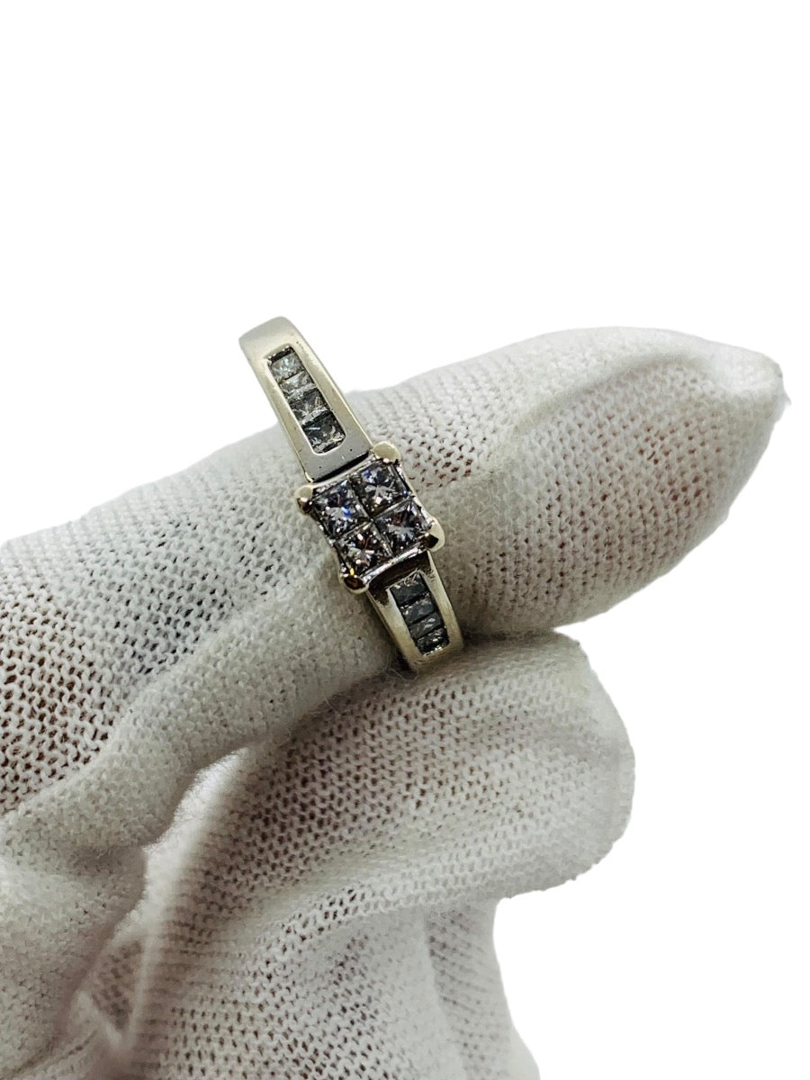 14K White Gold Lady's Ring 12 Dias | 0.80 CTW | 4.0g | Size 8.25