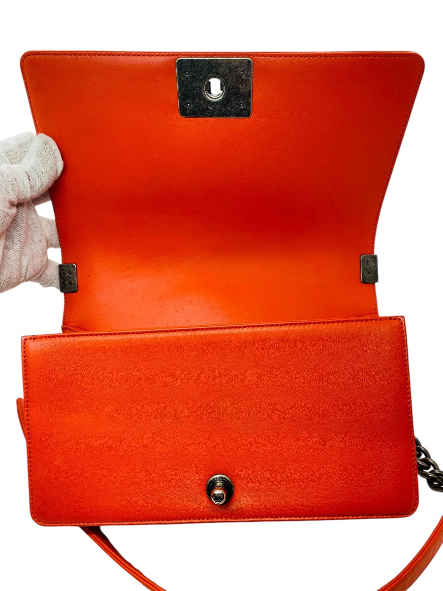 (READ) Chanel Boy Flap Bag Quilted Lambskin Medium Orange