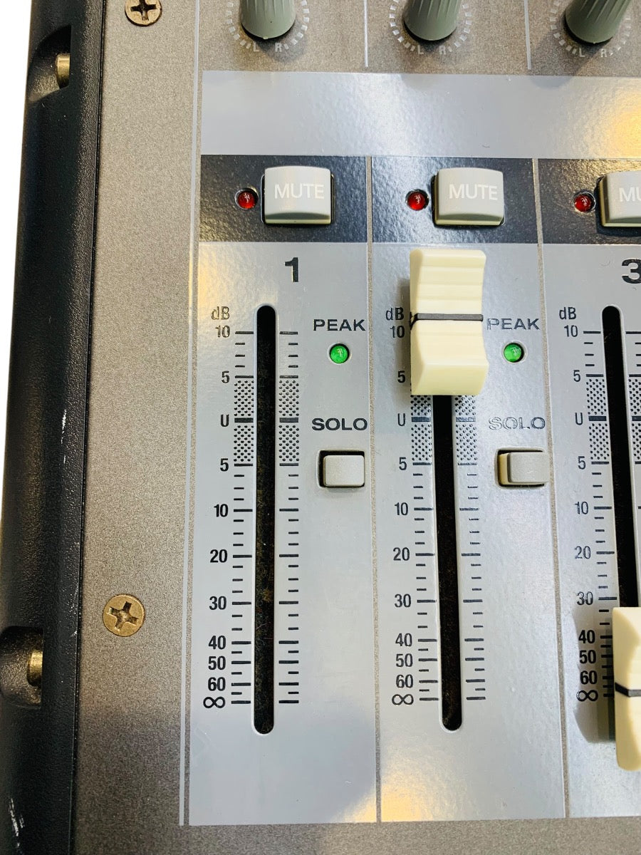 Rockville RPM870 8-Channel 6000w Powered Mixer, USB, Effects (Read)