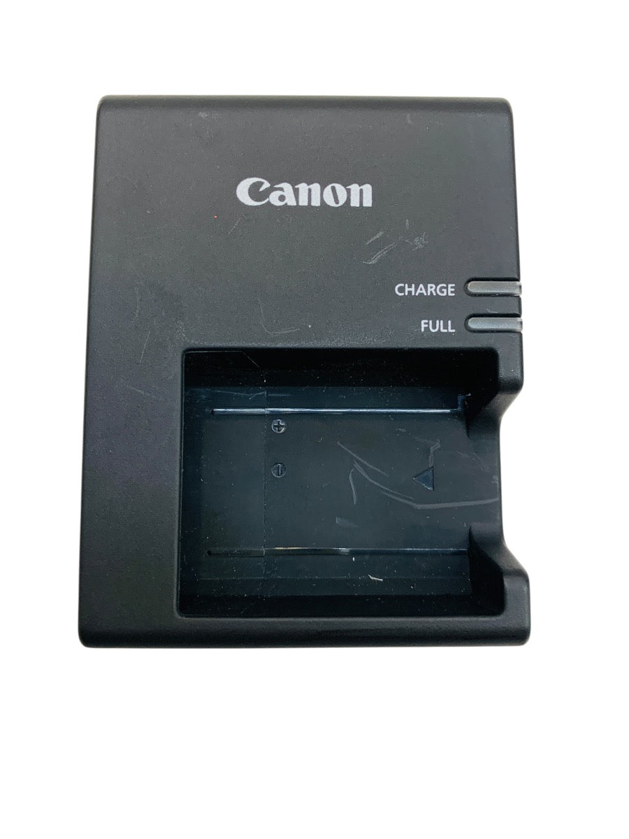 Canon T7 Digital Camera EFS 18-55- Battery & Charger Included