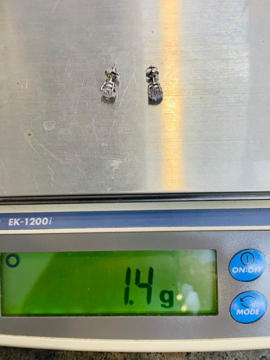 14K White Gold Diamond Stud Earrings 1.7 CTW /1.4 Gr /i3-i2 Clarity /M-L Color