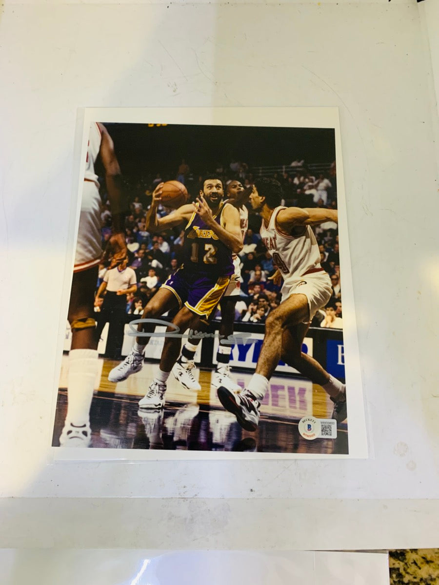 Autographed Vlade Divac Photo-Beckett (WW39800)