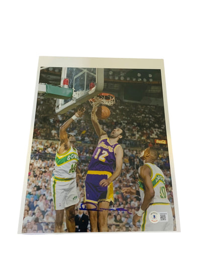 Autographed Vlade Divac Photo-Beckett (WW39696)