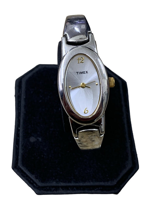 Timex L0 Silver-Tone Ladies Oval-Shaped Watch