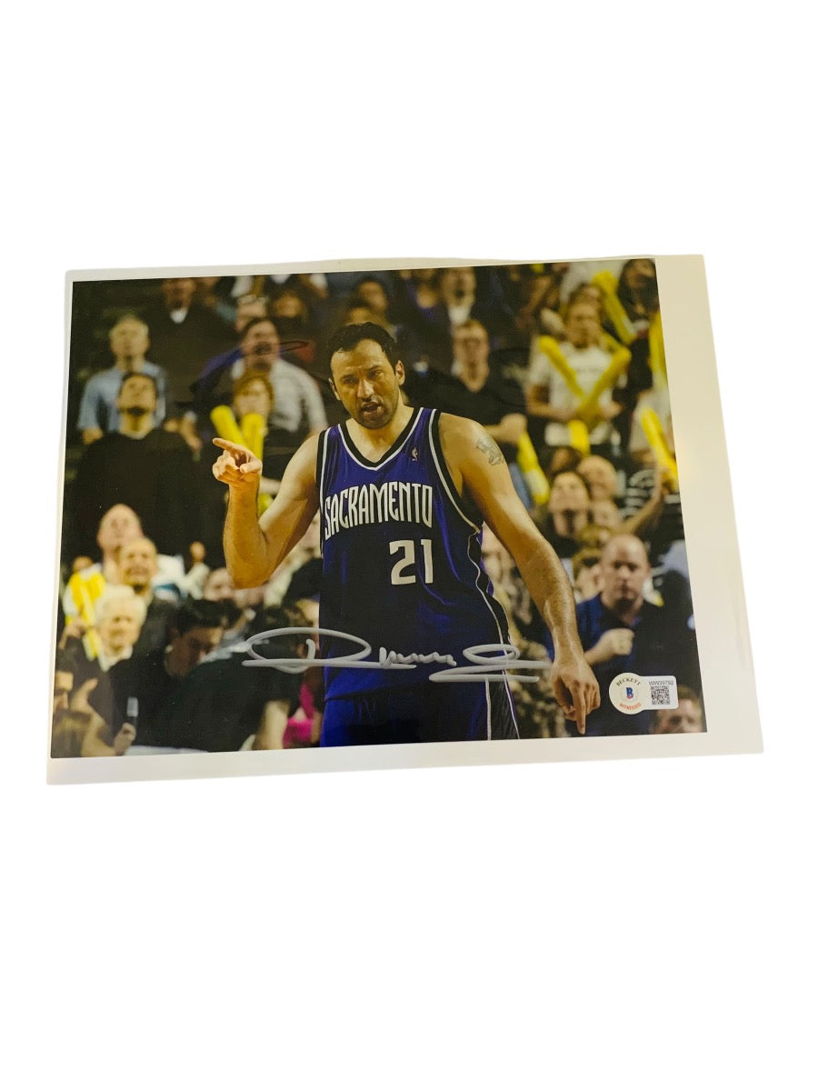 Autographed Vlade Divac Photo-Beckett (WW39792)
