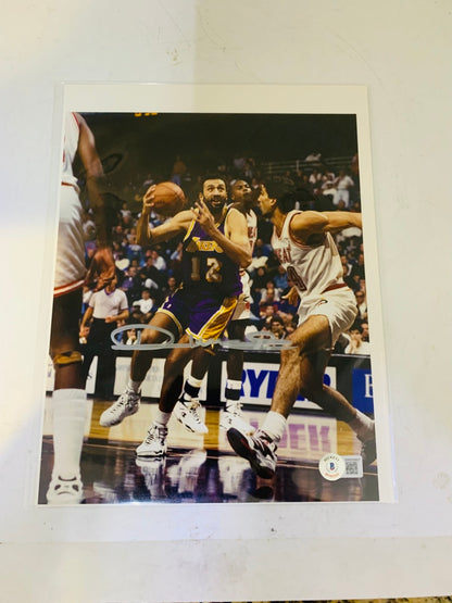 Autographed Vlade Divac Photo-Beckett (WW39807)