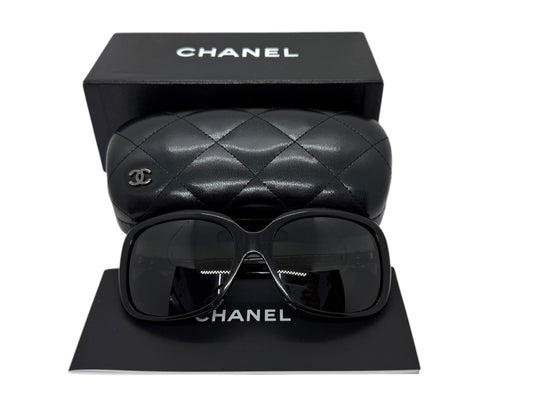 Pre-Owned Chanel White Ribbon Sunglasses 5171 501/3C w/ Box & Case