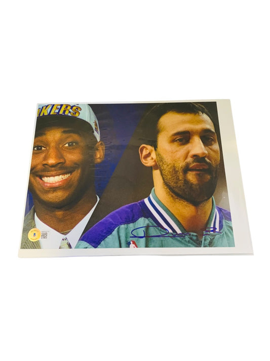 Autographed Vlade Divac Photo-Beckett (WW39710)