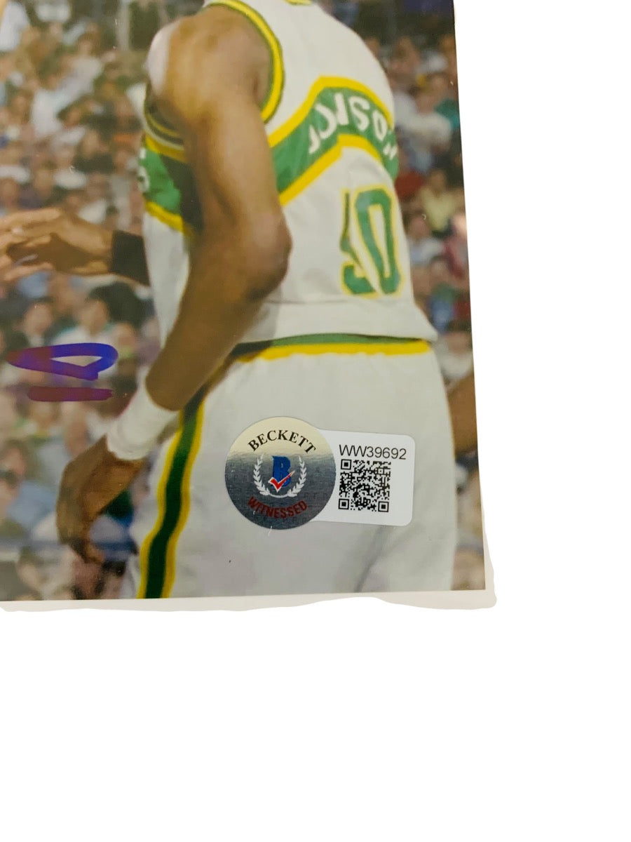 Autographed Vlade Divac Photo-Beckett (WW39632)
