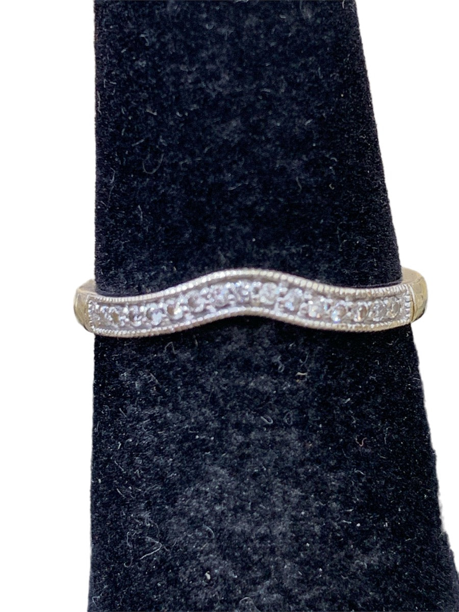 14K White Gold/Diamond Curved Ring - 0.15tcw - Size US 8.75 - 2.4g
