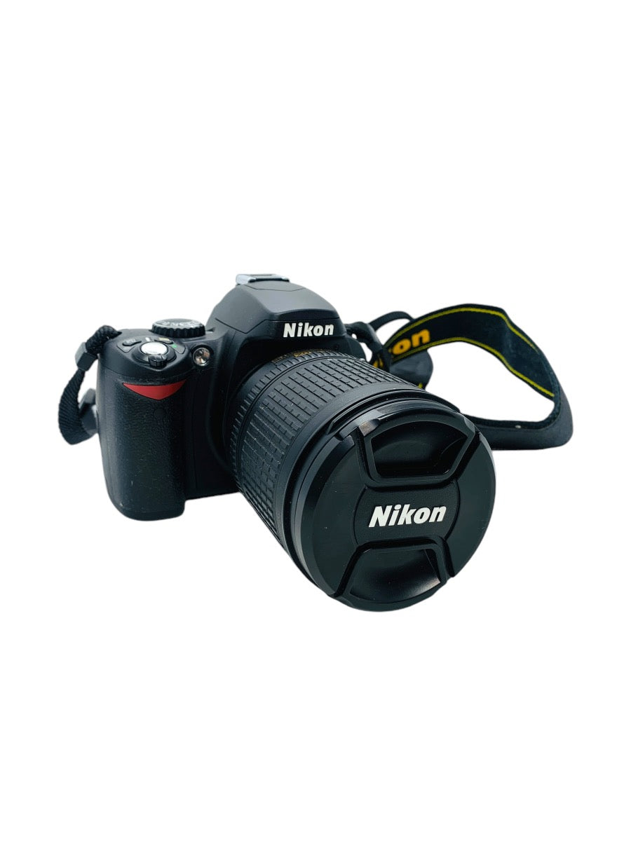 Nikon D40 Digital SLR Camera w/ Nikon Nikkor 18-135mm & 18-70mm ED Len