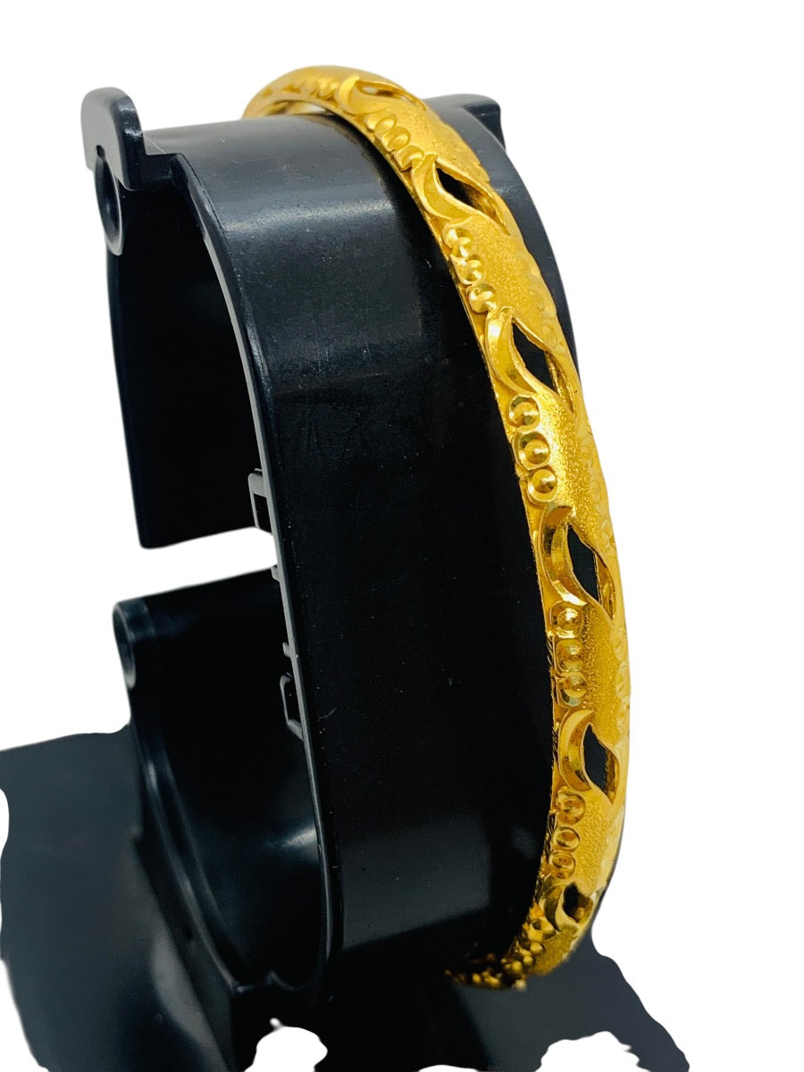 22K Yellow Gold Floral Motif Bangle Bracelet | Size 8 | 13.6g