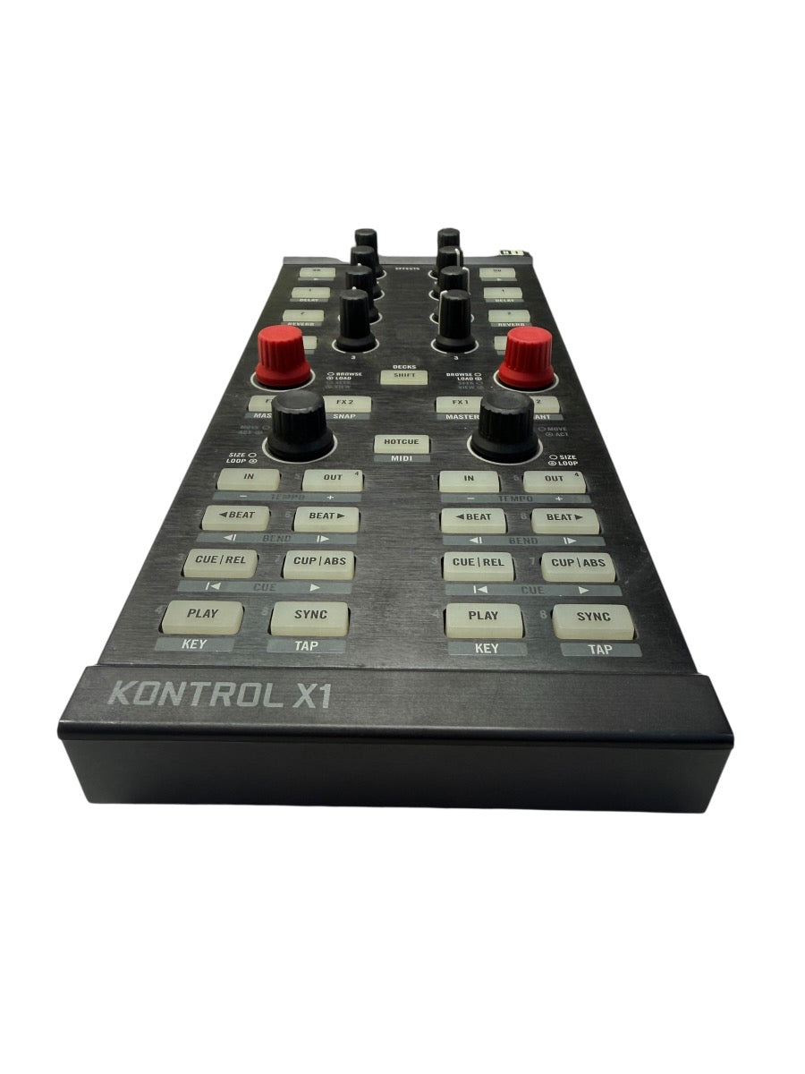 Native Intrument Traktor Kontrol X1 Protable DJ Controller