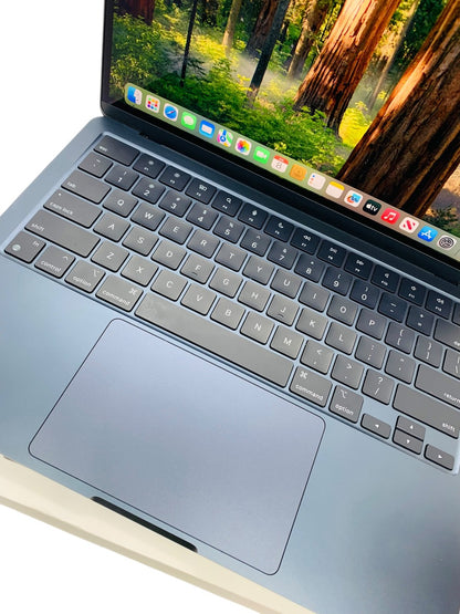 Apple MacBook Air 2024 | A3113 | M3 | 8GB Ram | 256GB HD | Midnight