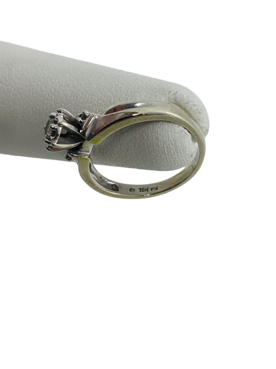 10K White Gold Lady's Ring .04TCW/ 2.2g/Size 4