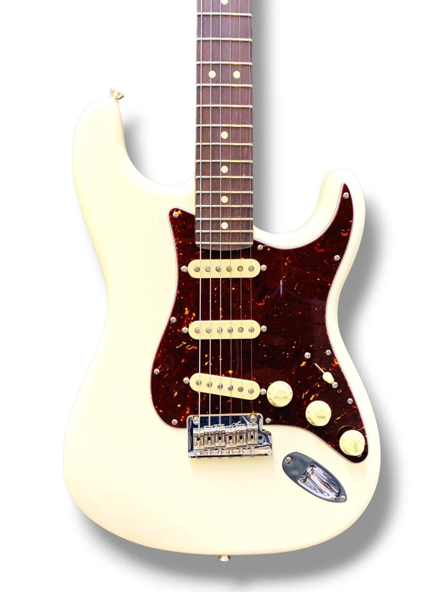 2024 Fender American Professional Stratocater | USA | Olympic White |