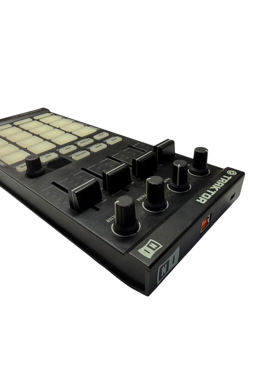 Native Instrument Traktor Kontrol F1 Portable DJ Controller 16 Pads