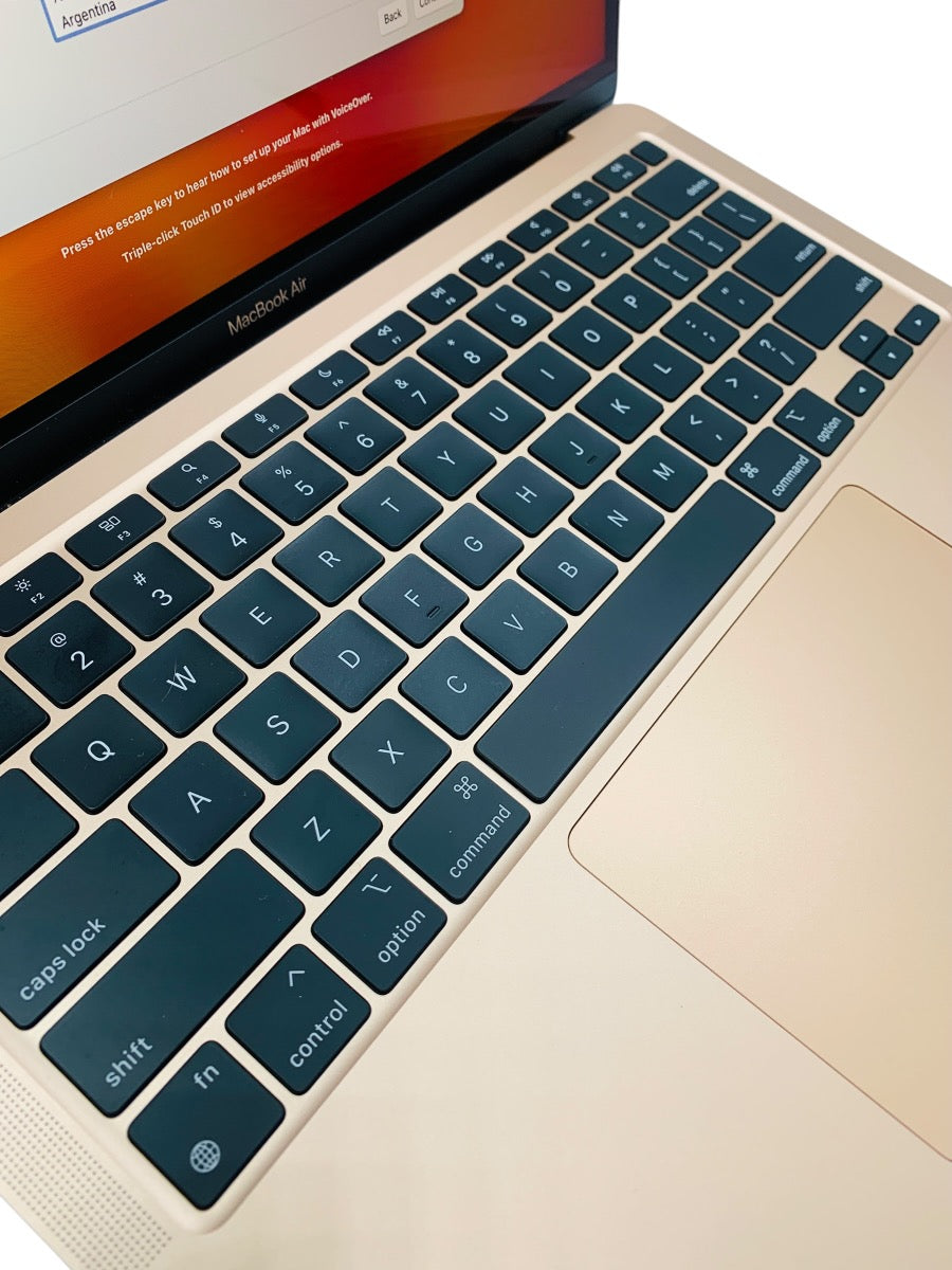 Apple Macbook Air A2337 M1 8GB 512GB SSD Charger included