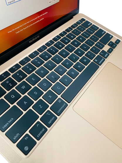 Apple Macbook Air A2337 M1 8GB 512GB SSD Charger included