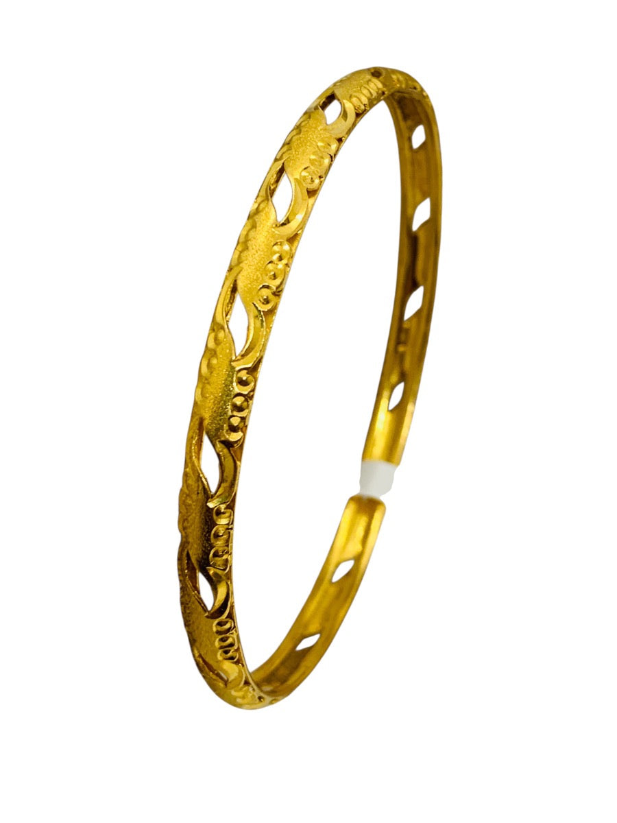 22K Yellow Gold Floral Motif Bangle Bracelet | Size 8 | 13.6g