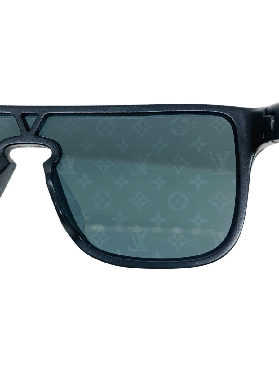 Louis Vuitton LV Waimea Monogram Black Frame Z1082E