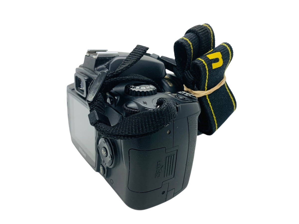 Nikon D40X Digital SLR Camera w/ Nikon DX AF-S Nikkor 18-55mm