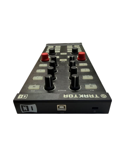 Native Intrument Traktor Kontrol X1 Protable DJ Controller