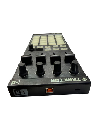 Native Instrument Traktor Kontrol F1 Portable DJ Controller 16 Pads