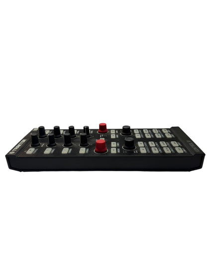 Native Intrument Traktor Kontrol X1 Protable DJ Controller